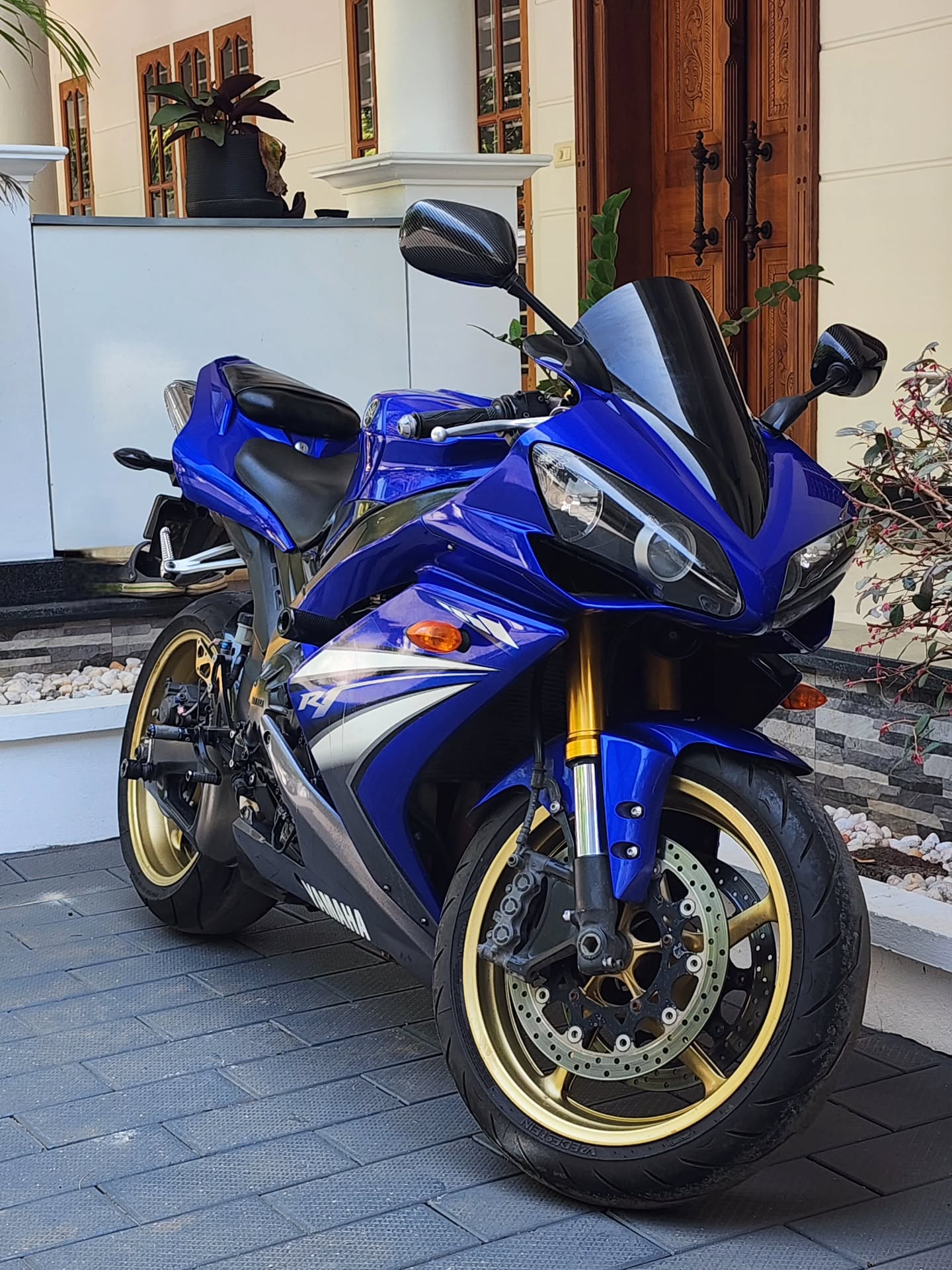 YAMAHA YZF R1