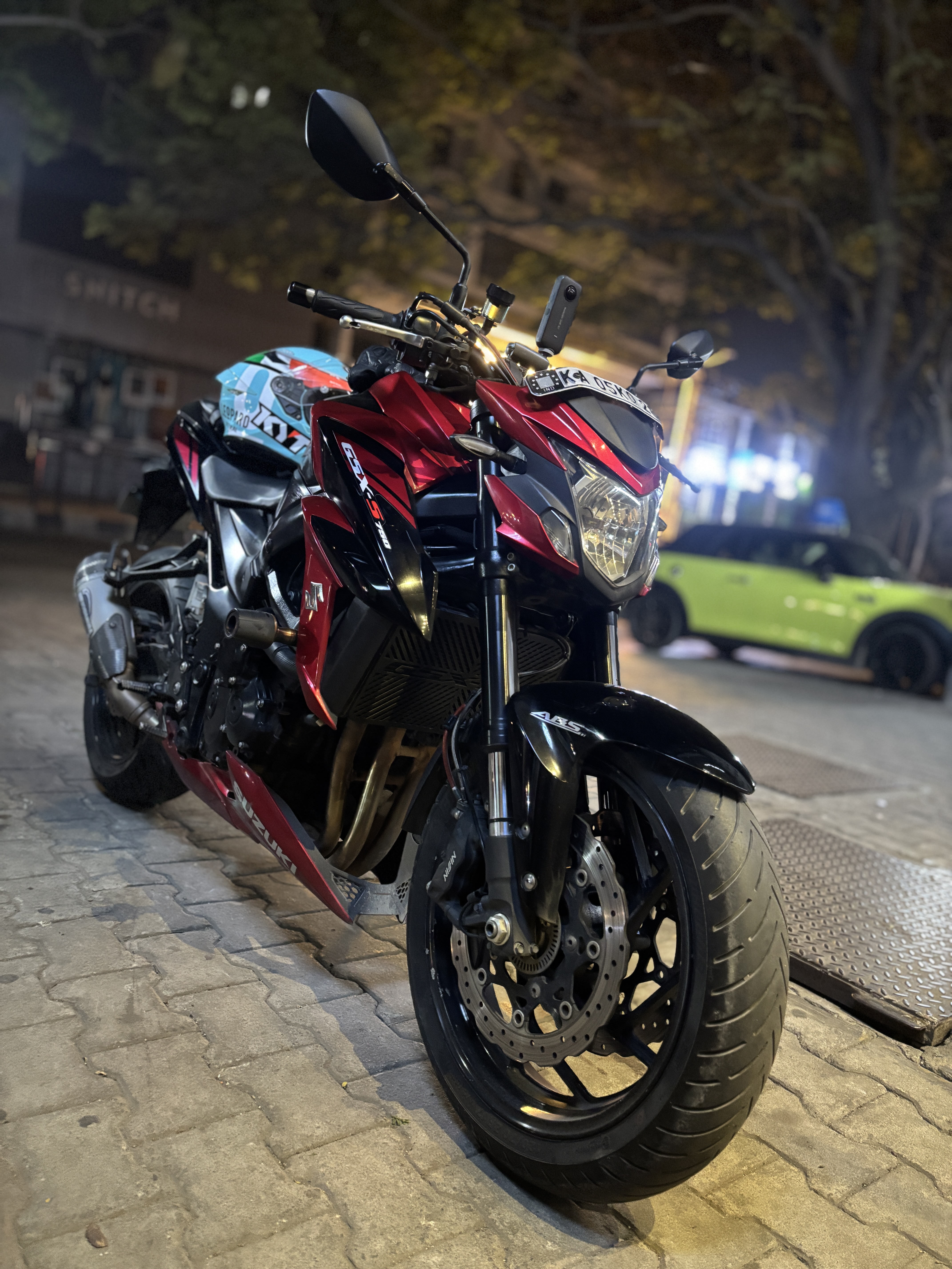 Suzuki GSX S750