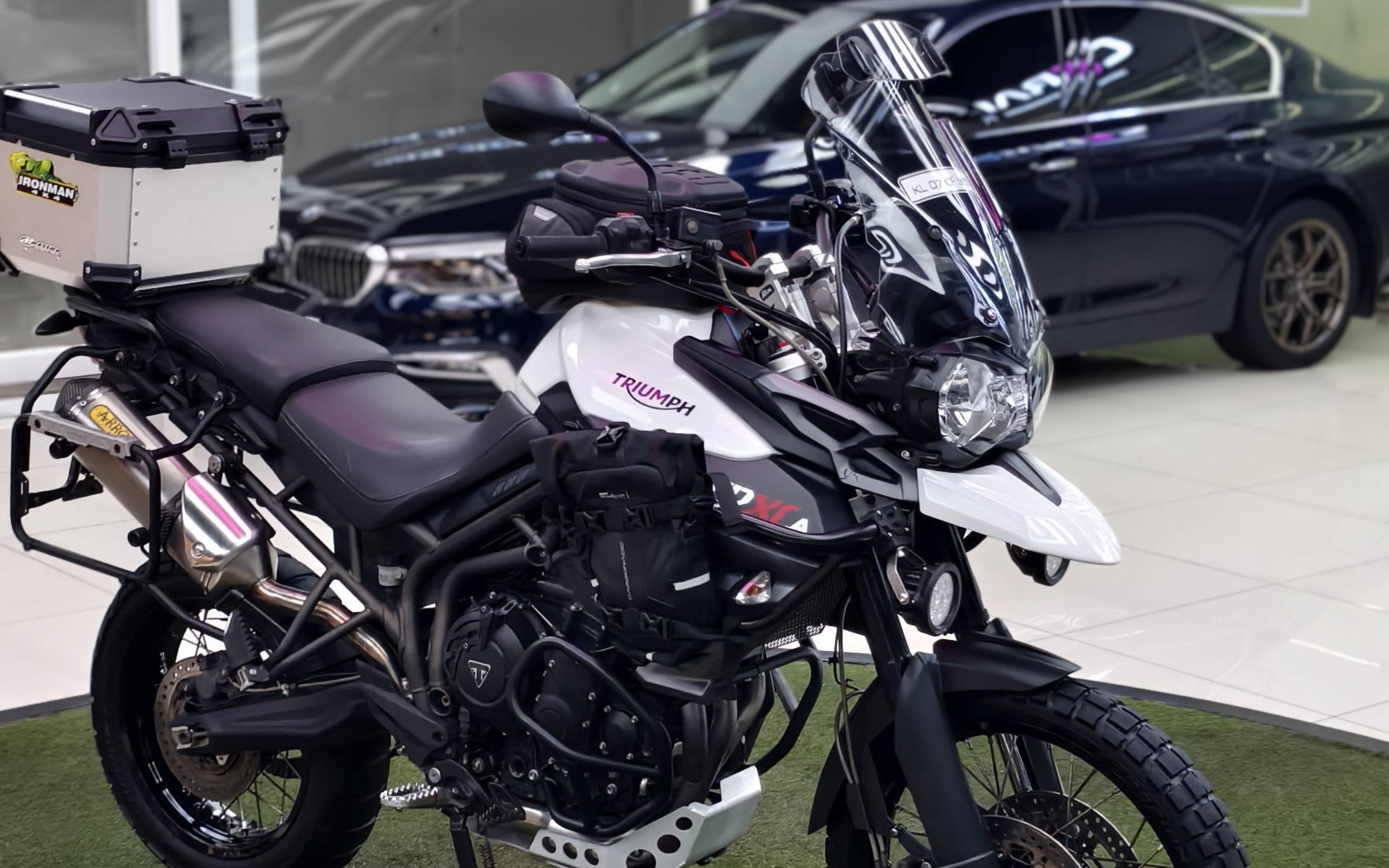 Triumph Tiger 800 XCA